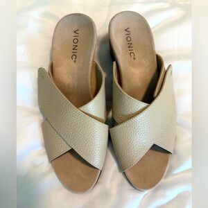 Vionic wedge slides, size 8
